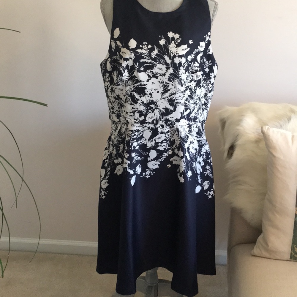 NWOT Donna Morgan Navy Dress